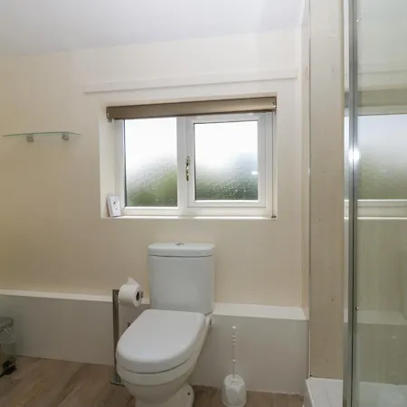Jubilee Two Bedroom House Pet Friendly פנרית'