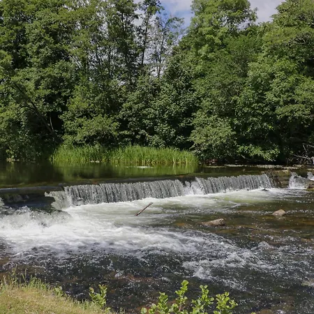 Jubilee Two Bedroom House Pet Friendly *