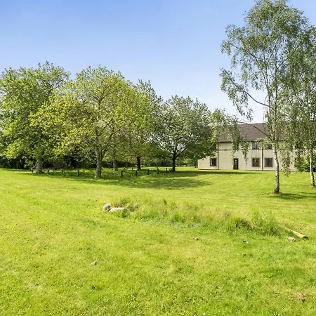 Jubilee Two Bedroom House Pet Friendly *
