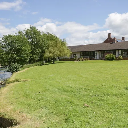 12 Eamont Park